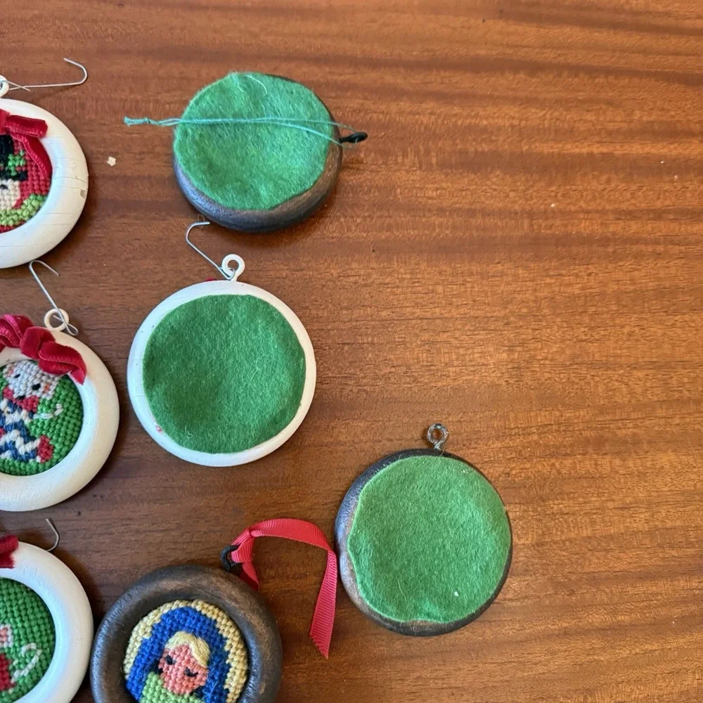 17 Pc Vintage‎ Christmas Ornaments Needlepoint Handmade Round Frame Santa Candle